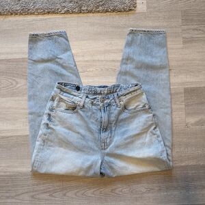 american eagle light wash relaxed mom jean